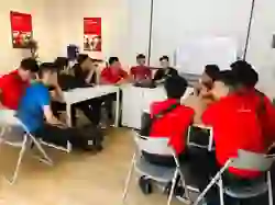 Khóa học đào tạo sửa điện thoại, máy tính tại Điện Thoại Vui