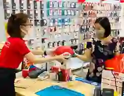 Nhân viên thu ngân