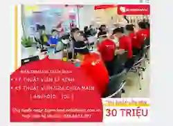 Kỹ thuật viên sửa chữa điện thoại