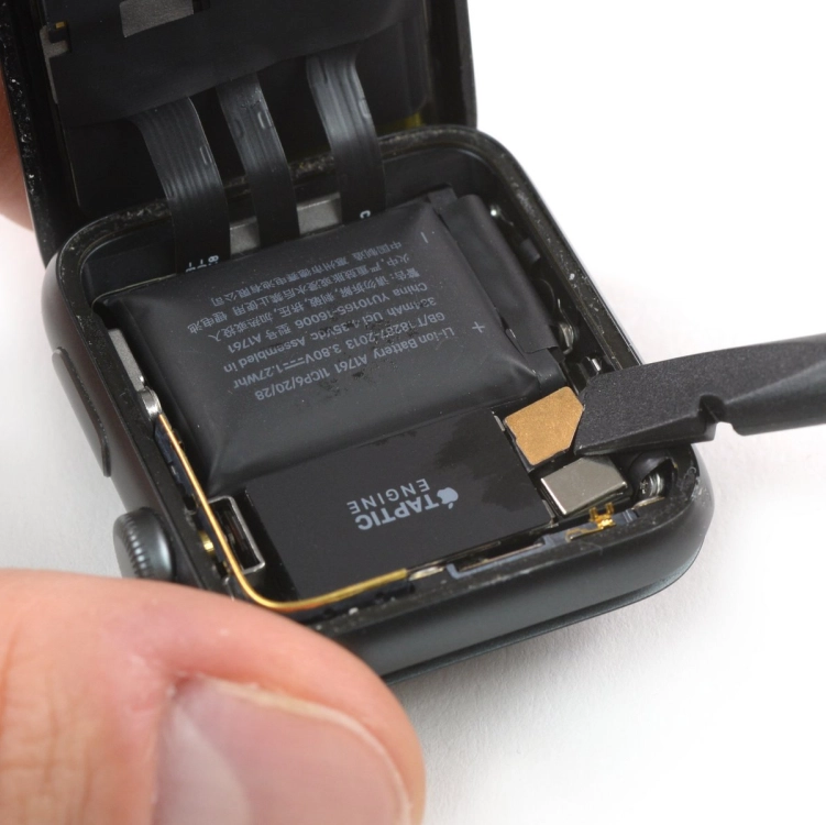 Thay pin Apple Watch Series 2 chính hãng | Điện Thoại Vui