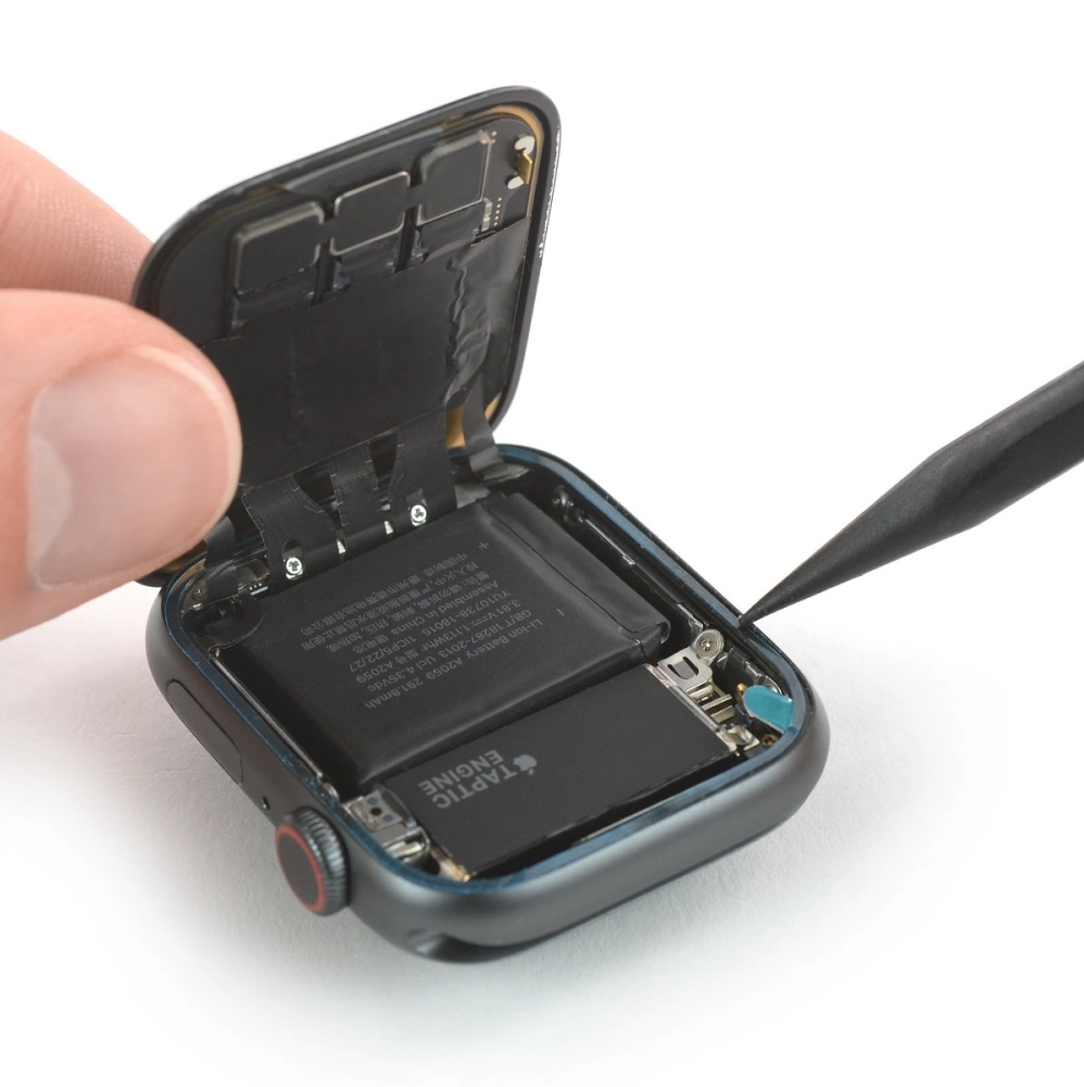 Thay pin Apple Watch Series 4 chính hãng, giá rẻ, lấy liền