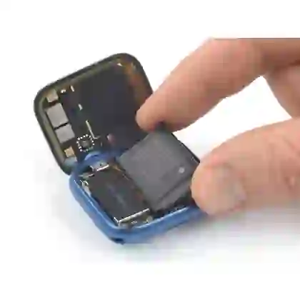 Thay pin  Apple Watch Series 7 chính hãng Aries 2