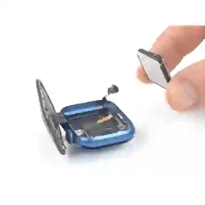 Thay pin  Apple Watch Series 7 chính hãng Aries 1