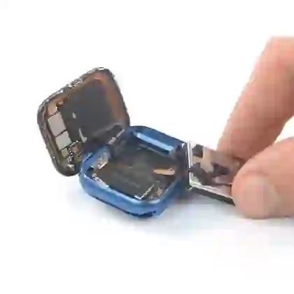 Thay pin  Apple Watch Series 7 chính hãng Aries 3