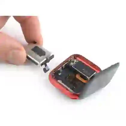 Thay pin  Apple Watch Series 7 chính hãng Aries 1