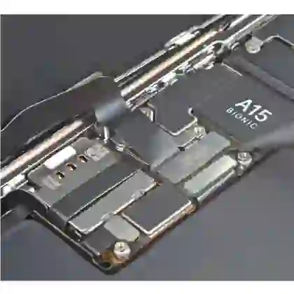 Ép cổ cáp màn hình iPhone 15 Pro Max 3