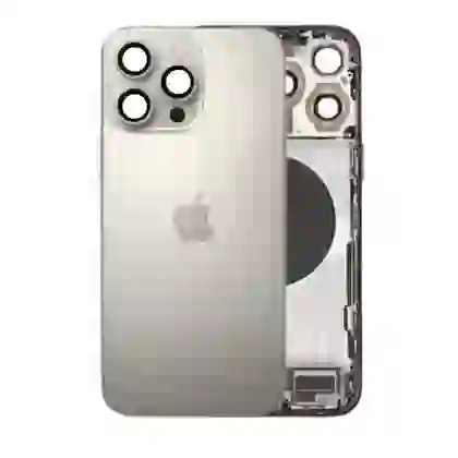 Thay kính lưng iPhone 16 Pro Max 3
