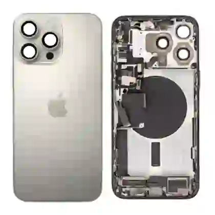 Thay kính lưng iPhone 16 Pro Max 4