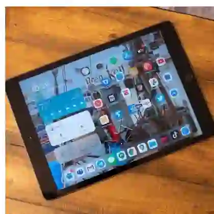 Sửa nguồn iPad Gen 8 3