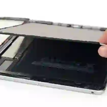 Thay kính cảm ứng iPad Gen 6 2018 chính hãng Feaglet 8