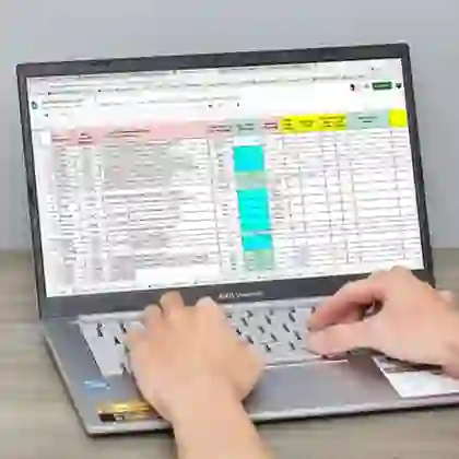 Laptop Asus Vivobook 14 X1404ZA-NK246W - Cũ trầy xước 8