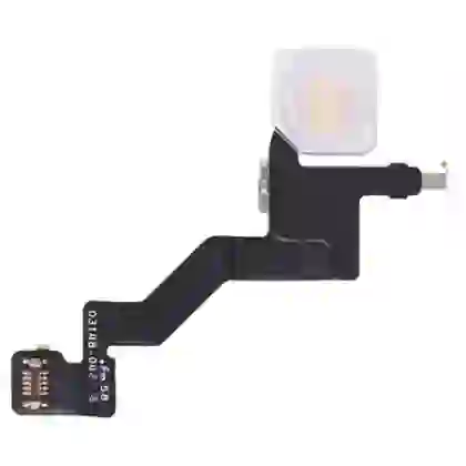 Thay đèn flash bóc máy iPhone 13 1