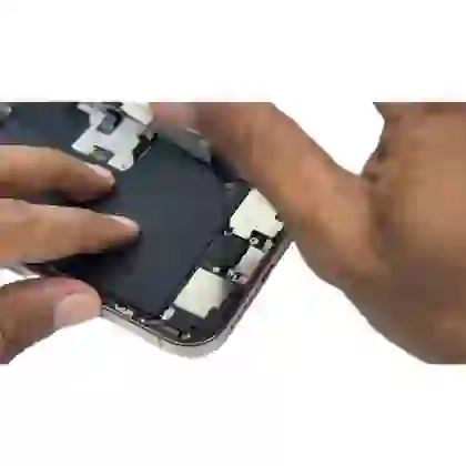 Thay chân sạc iPhone 16 Pro Max chính hãng Safety 2