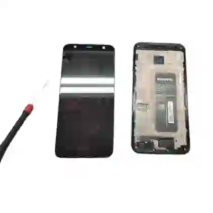 Thay màn hình Samsung J6 Plus chính hãng Aries 3