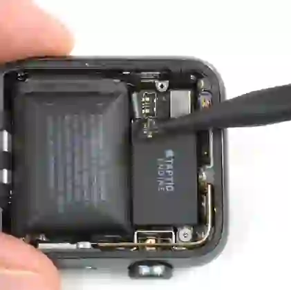 Thay pin Apple Watch Series 3 1