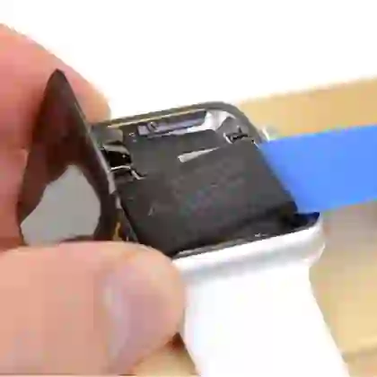 Thay pin Apple Watch Series 4 chính hãng Aries 3