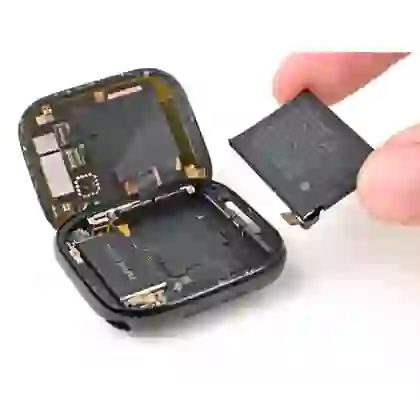 Thay pin  Apple Watch Series 8 chính hãng Aries 1