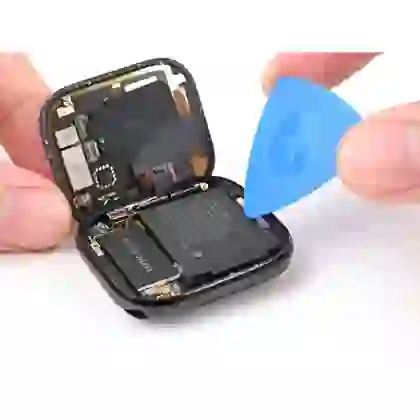 Thay pin  Apple Watch Series 8 chính hãng Aries 1