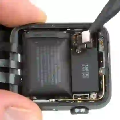 Thay pin Apple Watch Series SE 44mm 4