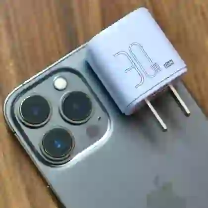wp-content/uploads/images/products/243631/sac-pisen-quick-mr-white-tiny-usb-c-30w-17754679437023.png