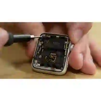 wp-content/uploads/images/products/243933/thay-kinh-cam-ung-apple-watch-series-2-17637135834325.png