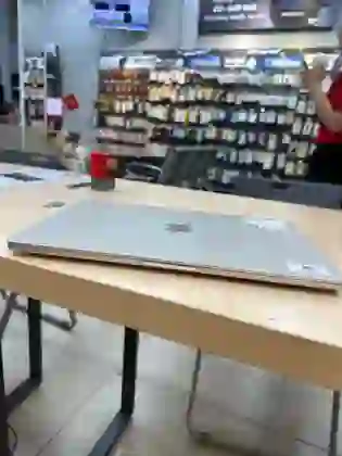 APPLE MACBOOK AIR 15 M2 8CPU 10GPU 8GB 256GB 2023 TRẮNG VÀNG SẠC 70W (Z18R00043) CŨ - ĐẸP - ****YDX0WY - 8