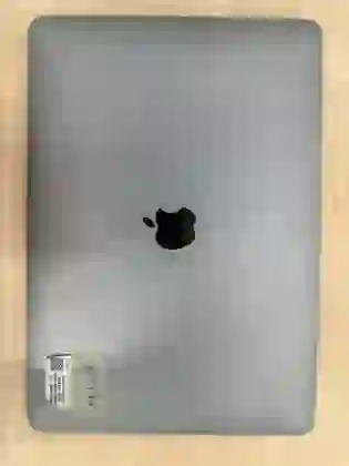 APPLE MACBOOK AIR M1 256GB 2020 XÁM (MGN63) CŨ - TRẦY XƯỚC - ******AAQ6L4 - 2