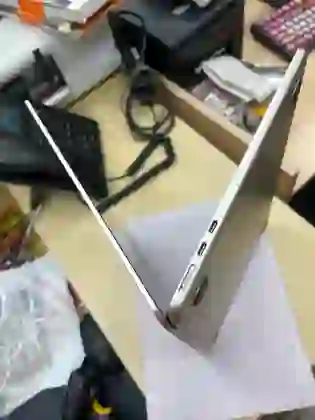 Macbook Air M2 13 inch 8GB 256GB 2022 - Cũ trầy xước - Trắng vàng - ****YTJP7M - 8