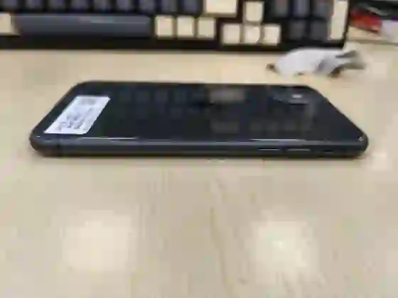 iPhone 11 64GB cũ trầy xước - ******E1N735 - 5