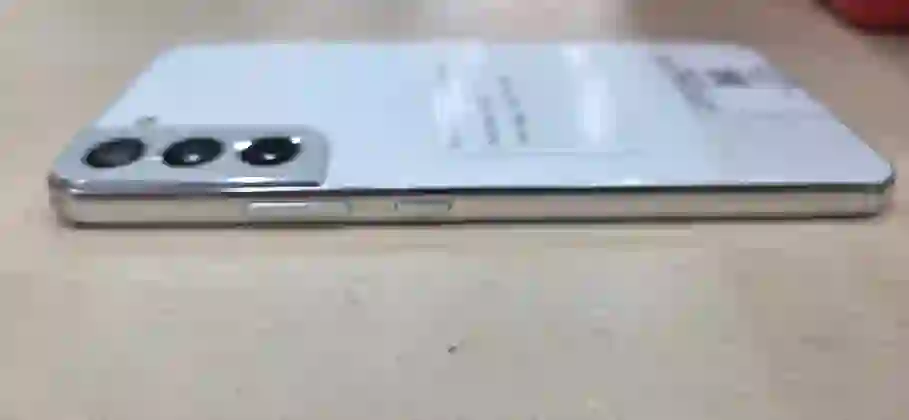 Samsung Galaxy S22 Plus (8GB - 128GB) - Cũ Xước Cấn-Trắng - *********994390 - 4