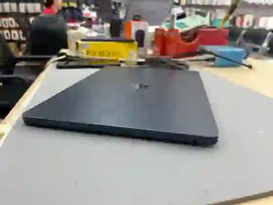 APPLE MACBOOK AIR 13 M3 8CPU 8GPU 8GB 256GB 2024 ĐEN SẠC 30W (MRXV3) CŨ - TRẦY XƯỚC - ****314R32 - 6