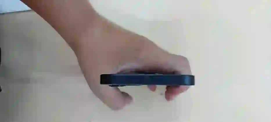 iPhone 12 64GB cũ đẹp - ******R60F00 - 6