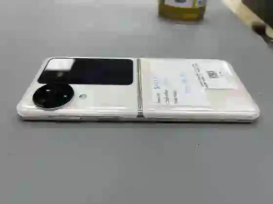 OPPO Find N3 Flip 12GB 256GB - Vàng - Cũ trầy xước - *********818915 - 4