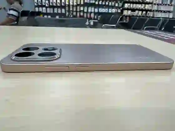 Xiaomi 15T 5G 12GB 512GB - Cũ trầy xước - Vàng - *********231102 - 4