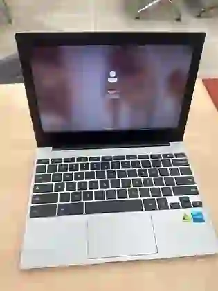 Laptop Samsung Galaxy Chromebook Go 4GB 32GB - Cũ đẹp - Bạc - *********00063F - 1