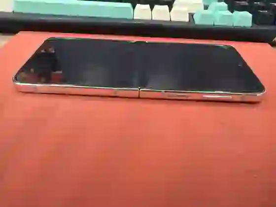 Samsung Galaxy Z Flip5 512GB - Cũ Đẹp-Kem - *********608463 - 4