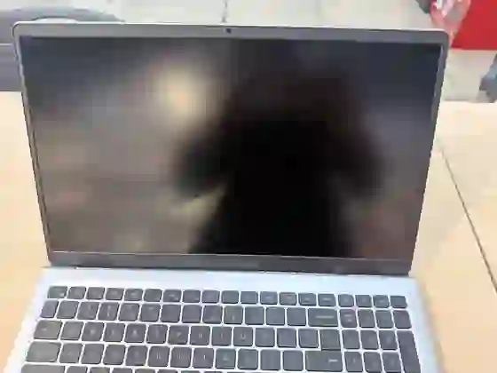 Laptop Dell 15 DC15250 71073959 - Cũ trầy xước - Bạc - *1HPNC4 - 1