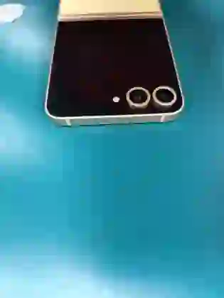 Samsung Galaxy Z Flip6 5G 256GB - Cũ trầy xước - Vàng - ***********101601 - 4