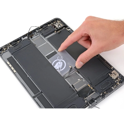 Thay pin iPad Pro M4 13 inch 2024 2