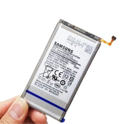 Thay pin Samsung Galaxy S10 Lite 3