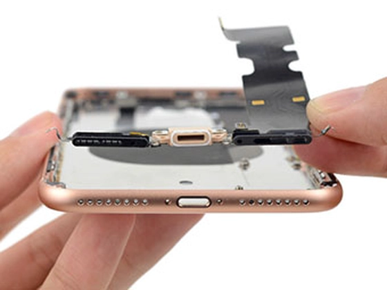 sạc trên main iPhone 12 Mini 4