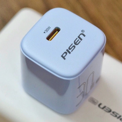 wp-content/uploads/images/products/243631/sac-pisen-quick-mr-white-tiny-usb-c-30w-17754679296356.png