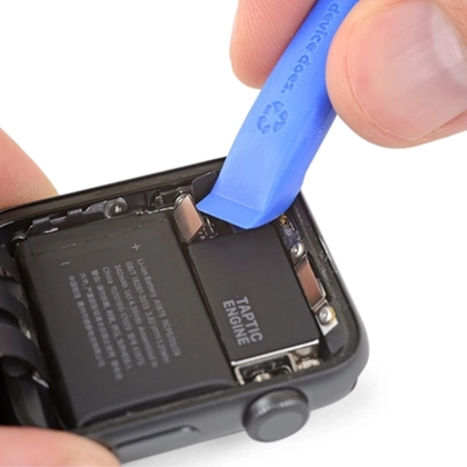 wp-content/uploads/images/products/244535/thay-pin-apple-watch-series-2-17903223264952.png