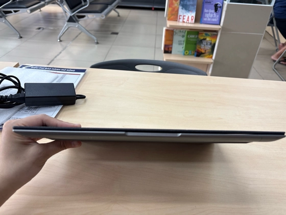 Asus Zenbook S 13 OLED UX5304VA-XS76T - Cũ xước cấn - Xám - 02213B - 8