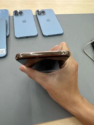 iPhone 11 Pro 256GB cũ trầy xước - C3N6XV - 6