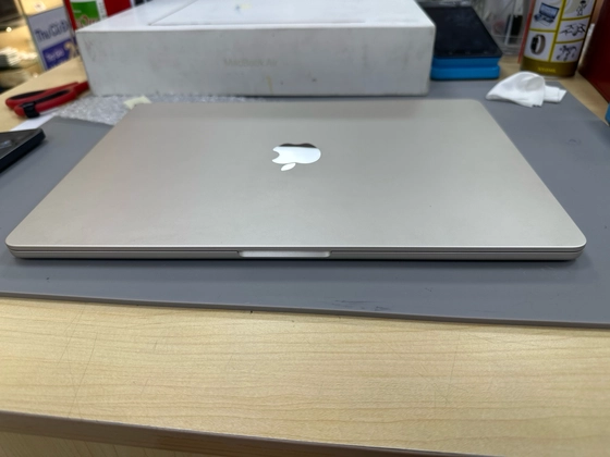 Macbook Air M2 15 inch 8CPU 10GPU 8GB 256GB 2023 - Trắng Vàng - Cũ trầy xước - QW4YFP - 5