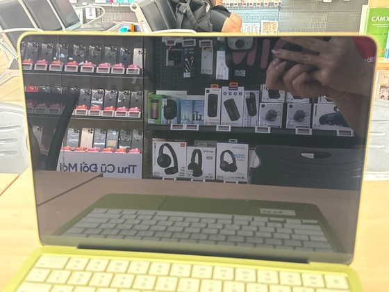 MacBook Neo 13 inch A18 Pro 6CPU 5GPU 8GB 256GB 2026 - Đã kích hoạt - Vàng - HWJ4JV - 3