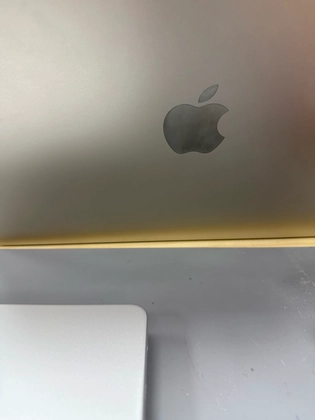 Macbook Air M1 13 inch 8GB 512GB 2020 - Cũ xước cấn - Vàng - YLQ6LD - 3