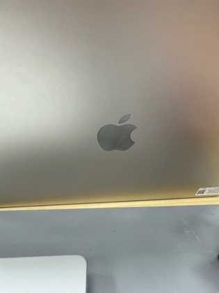 Macbook Air M1 13 inch 8GB 512GB 2020 - Cũ xước cấn - Vàng - YLQ6LD - 4