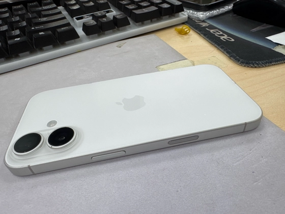 iPhone 16 256GB - Cũ xước cấn - Trắng - J2FFHR - 4